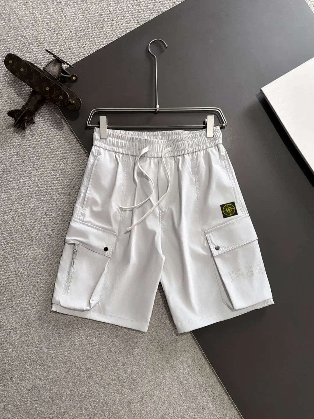 🅿️330 next day shipping, high-end goods, Stone Island 2025 spring and summer new elastic band casual shorts, counter-customized fabrics, high breathability and comfort, impeccable details, brand element design concept, reflecting high quality. It feels delicate and soft! It presents a casual cut and the upper body shape is great! Size: M-4XL
